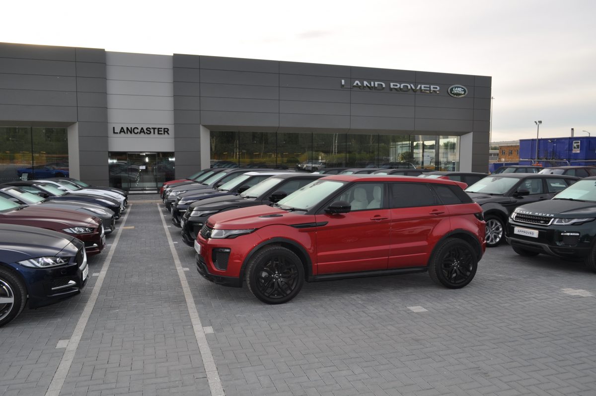 New Jaguar Land Rover Showroom Opens in Reading Underwood Carpenter